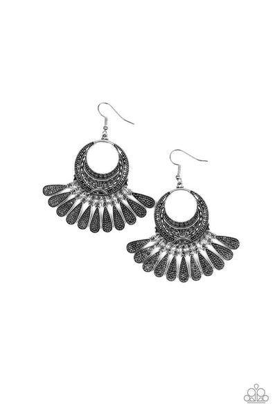 paparazzi-jewelry-mesa-majesty-silver-earrings-patty-conns-bling-boutique